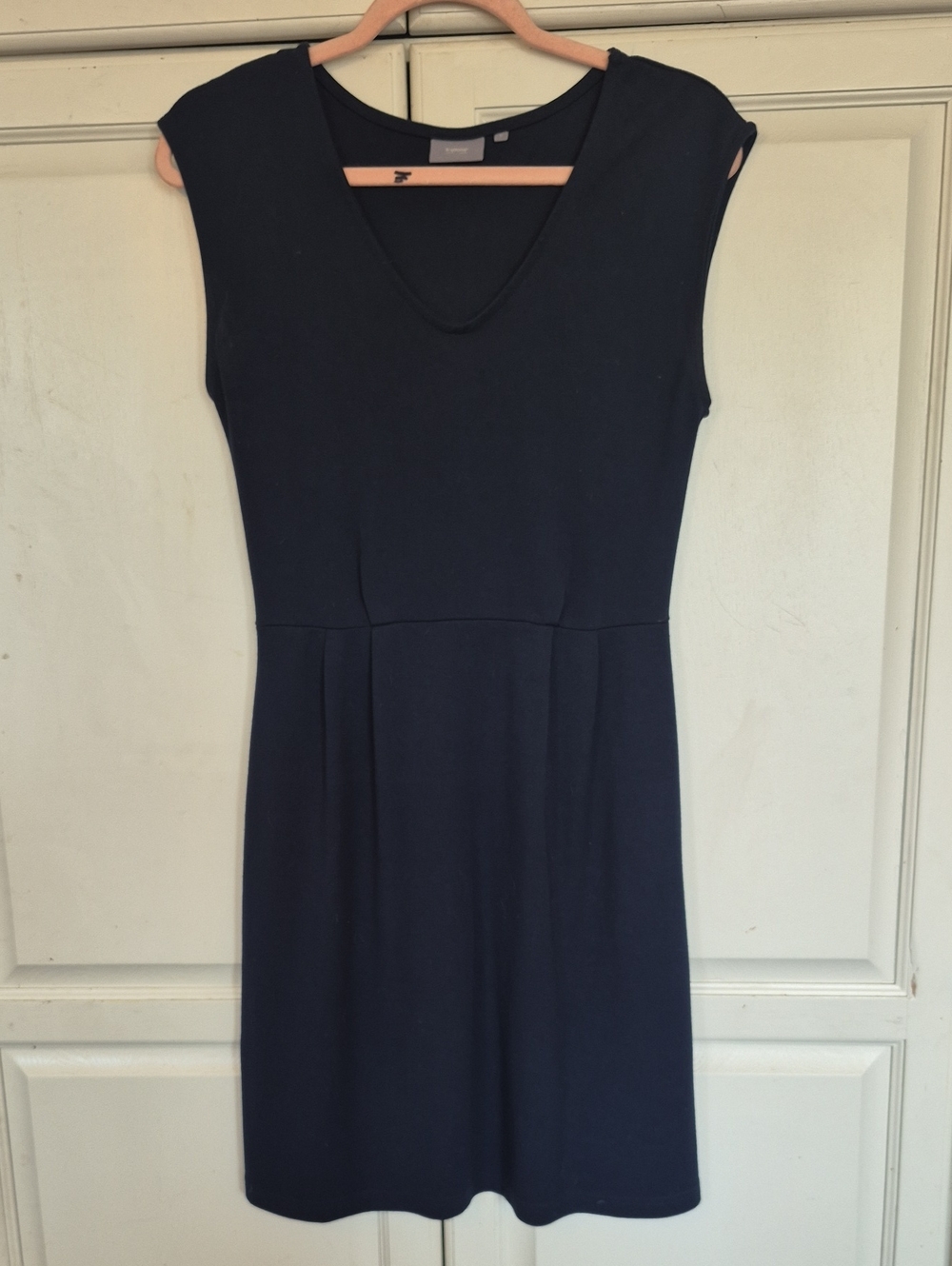 V-Neck Sleeveless Midi Dress in Navy